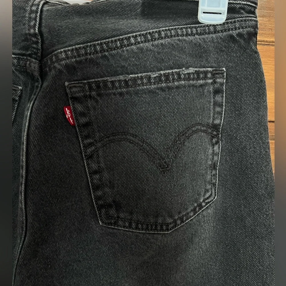 Levi’s woman’s straight leg jeans size large w29L32 light black/gray - Picture 4 of 10